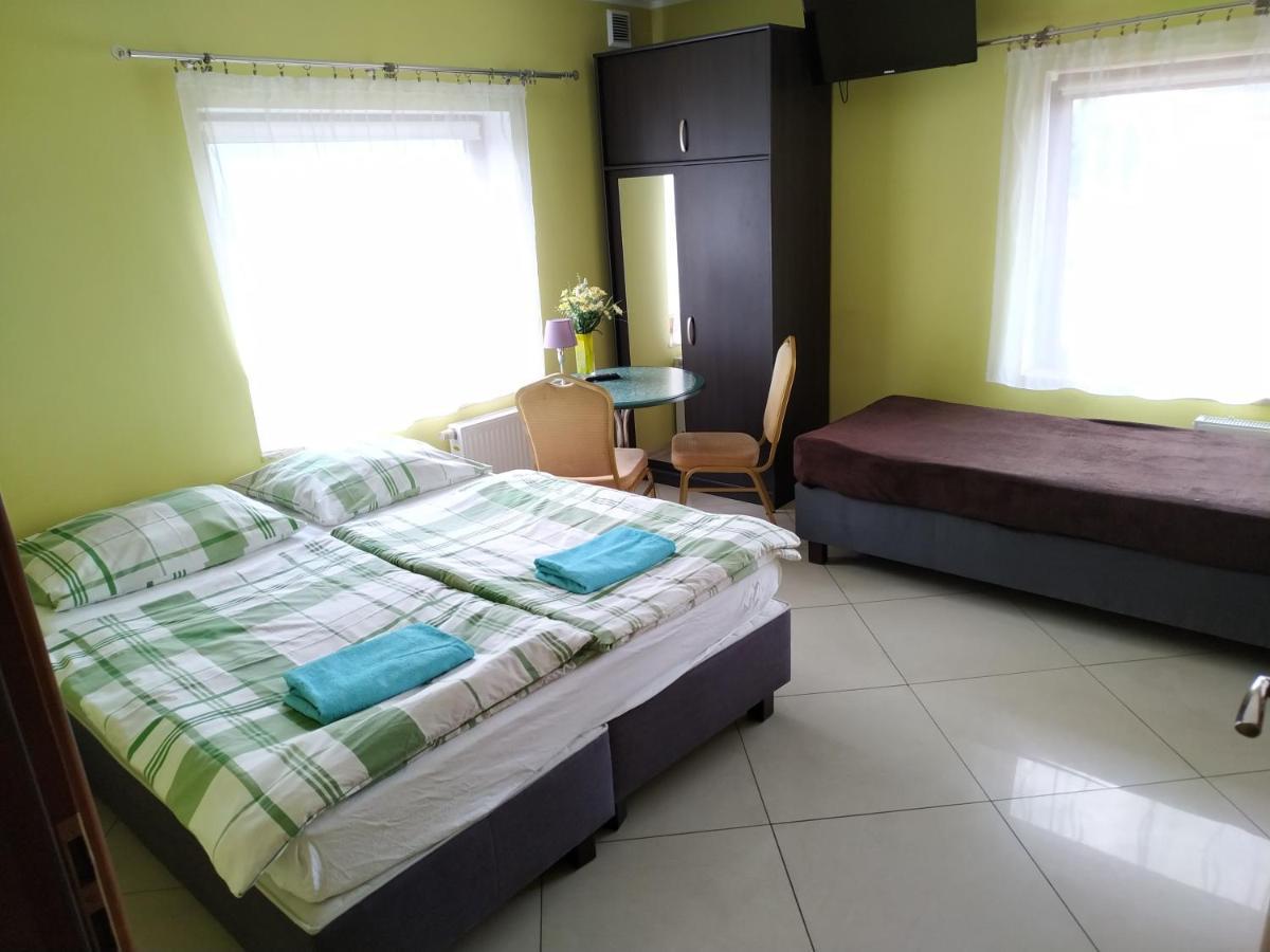 Gosciniec W Ogrodzie Apartamento Brusy Exterior foto
