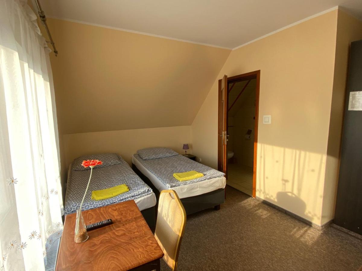 Gosciniec W Ogrodzie Apartamento Brusy Exterior foto