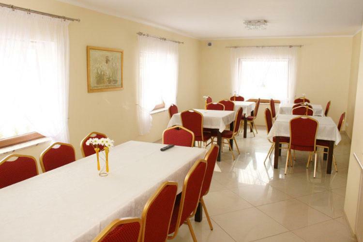 Gosciniec W Ogrodzie Apartamento Brusy Exterior foto
