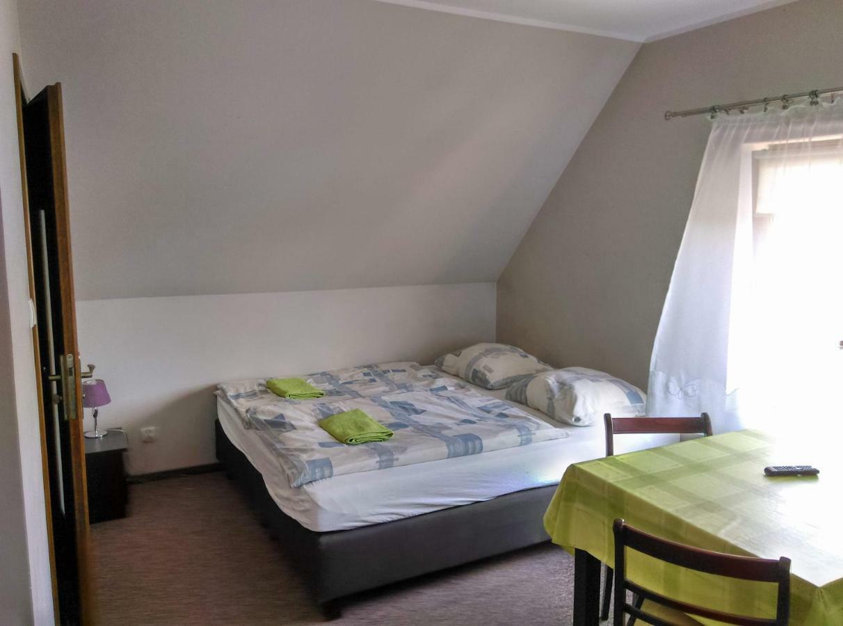 Gosciniec W Ogrodzie Apartamento Brusy Exterior foto