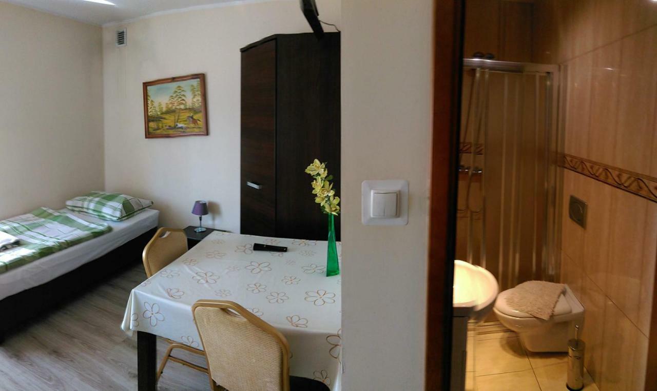 Gosciniec W Ogrodzie Apartamento Brusy Exterior foto